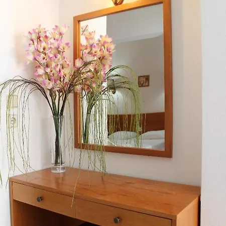 Elarin & Apartmanhotel Faliráki