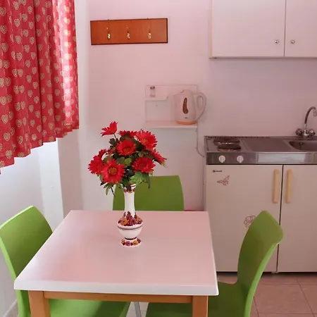 Elarin & Apartmanhotel