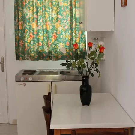 Apartmanhotel Elarin & 4*