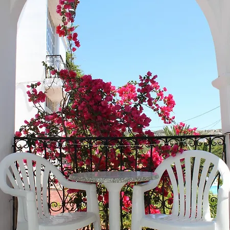 Aparthotel Elarin &