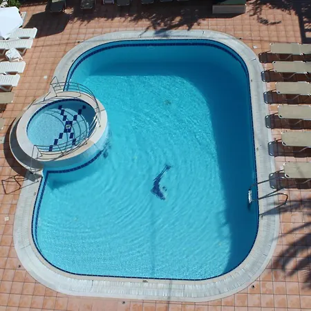 Apartahotel Elarin &