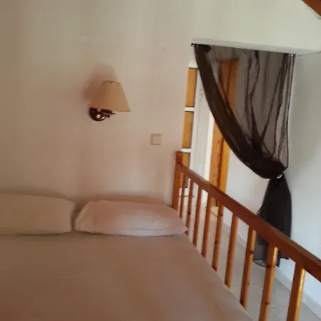 Elarin Studios&apartments Apartahotel 4*