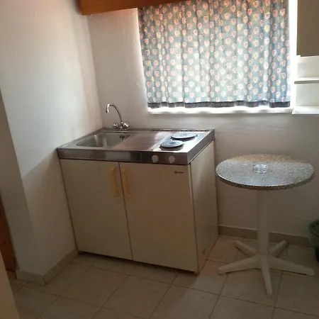 Aparthotel Elarin &
