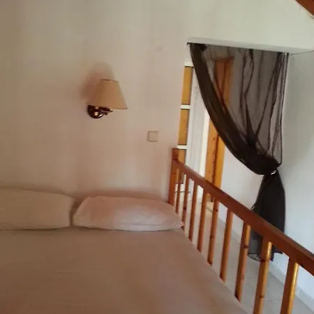 Aparthotel Elarin &
