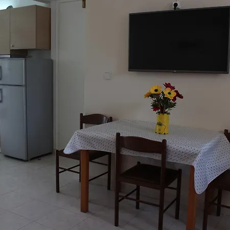 Elarin & Апарт-отель Фалираки