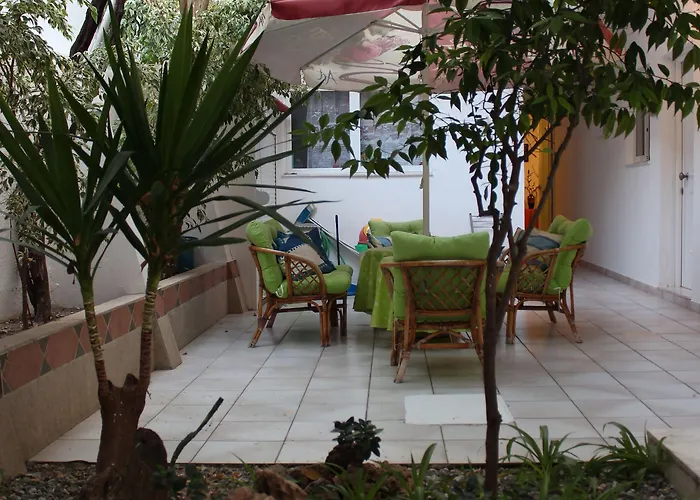 Elarin & شقة فندقية فاليراكي